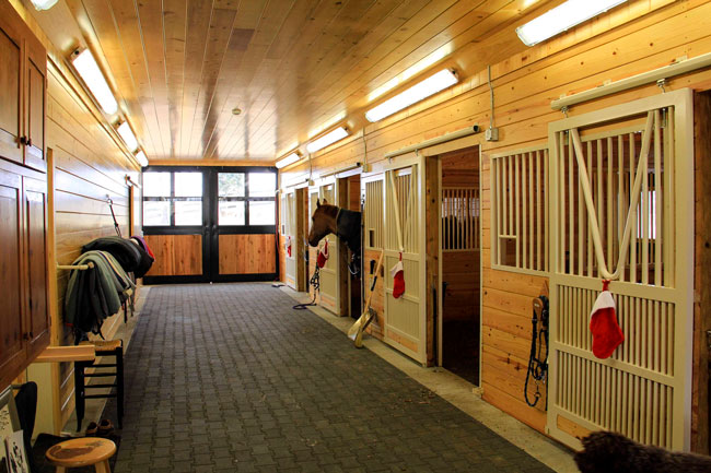 A Dreamy Black & White Barn for a Lifelong Equestrian - STABLE STYLE