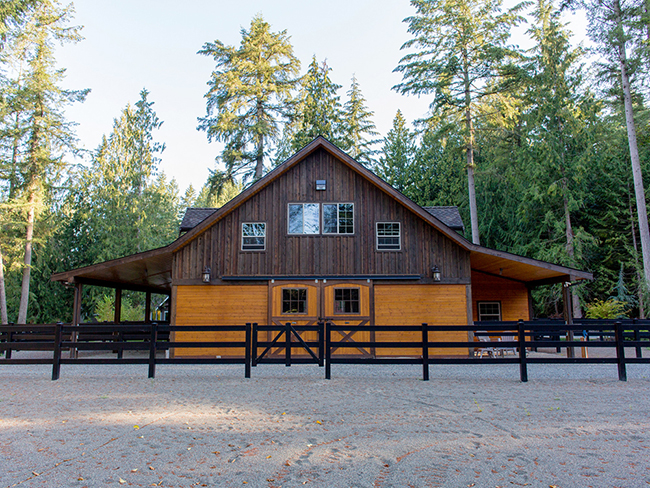 Tour a Stunning 6-Stall Stable in Washington - STABLE STYLE