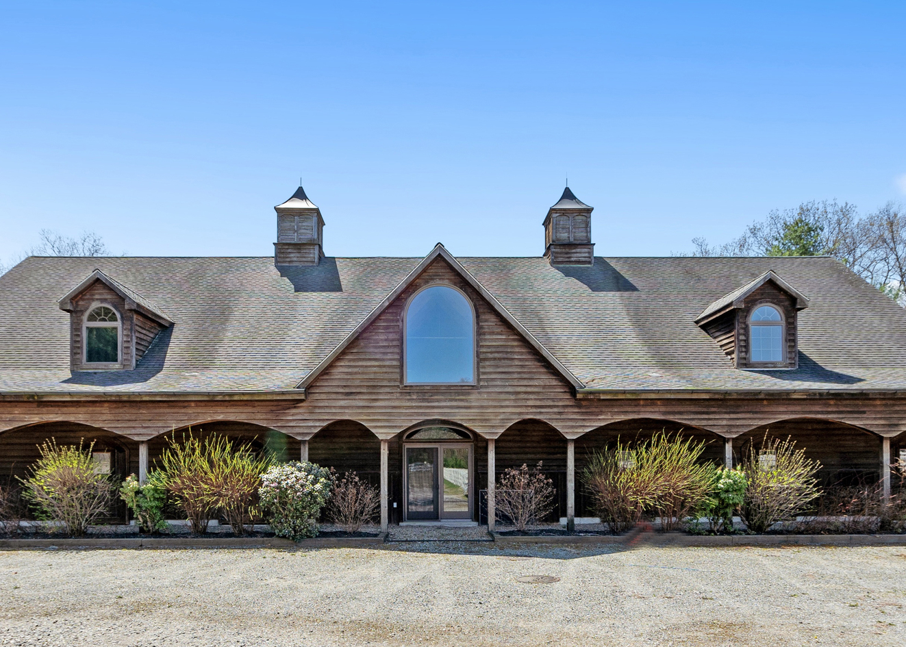 Luxury Listing An Equestrian Estate In Sudbury Massachusetts STABLE   Stunning Horse Barn 